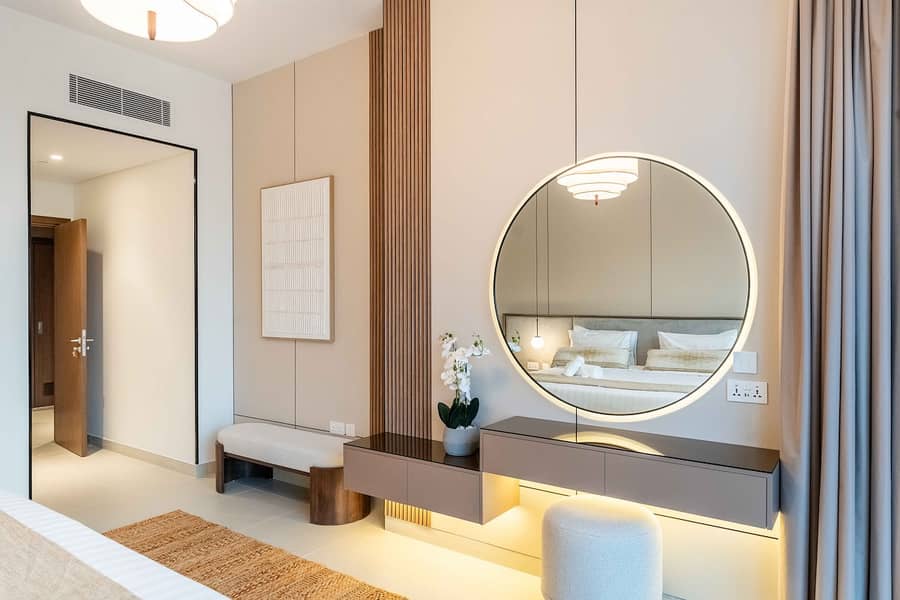 27 Dubai Luxury: 3-Bedroom Apartment with Views