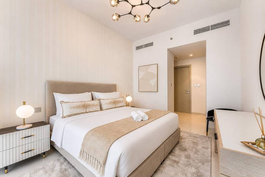 10 Beachfront Bliss: 2BR Apartment in Dubai with Pool