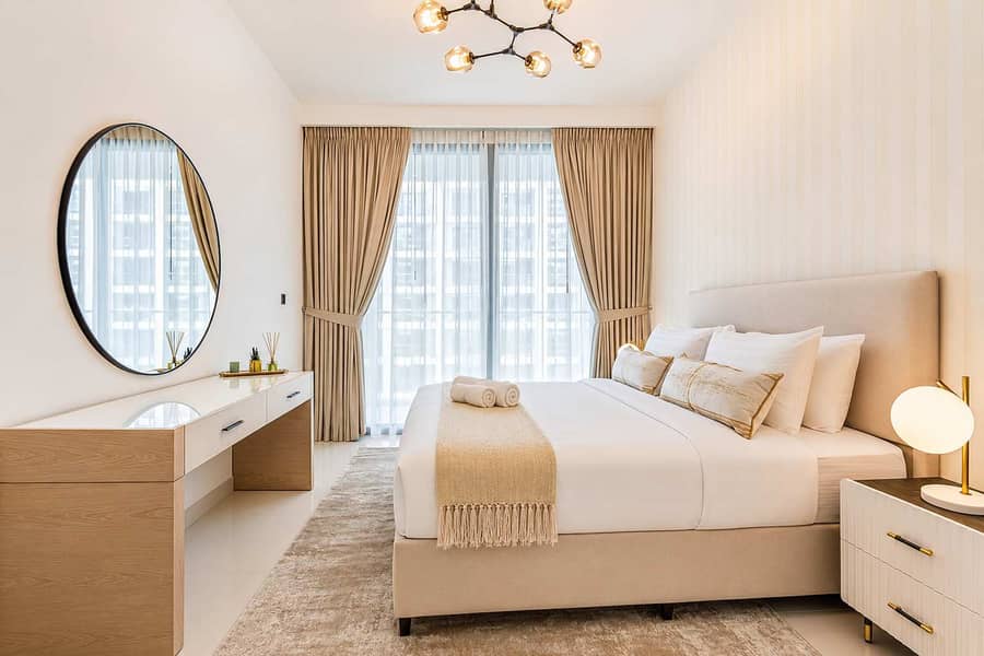 12 Beachfront Bliss: 2BR Apartment in Dubai with Pool