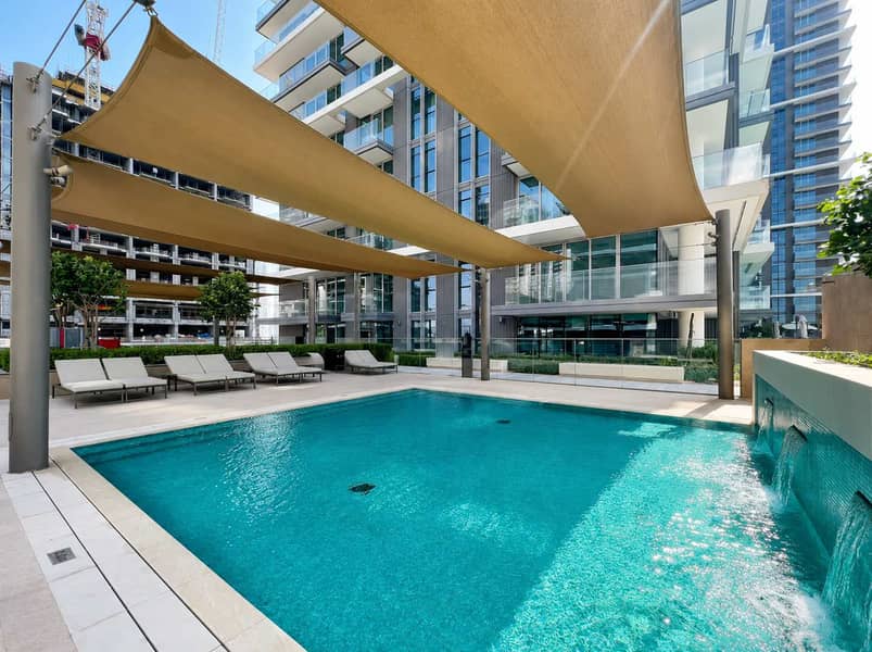 24 Beachfront Bliss: 2BR Apartment in Dubai with Pool