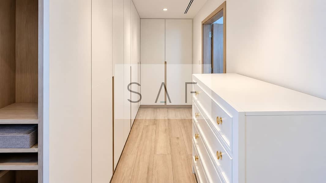 6 Minimalist Walk-In Wardrobe Corridor. png