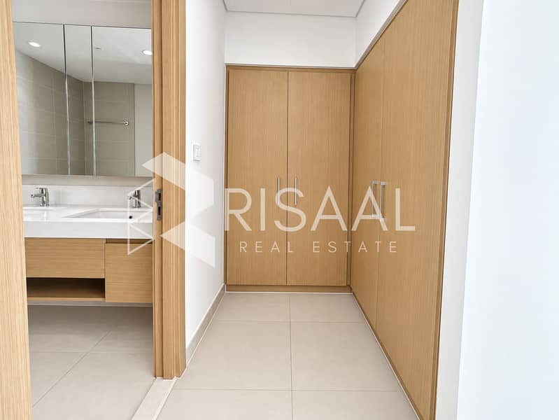 12 10-dressing-area. jpg
