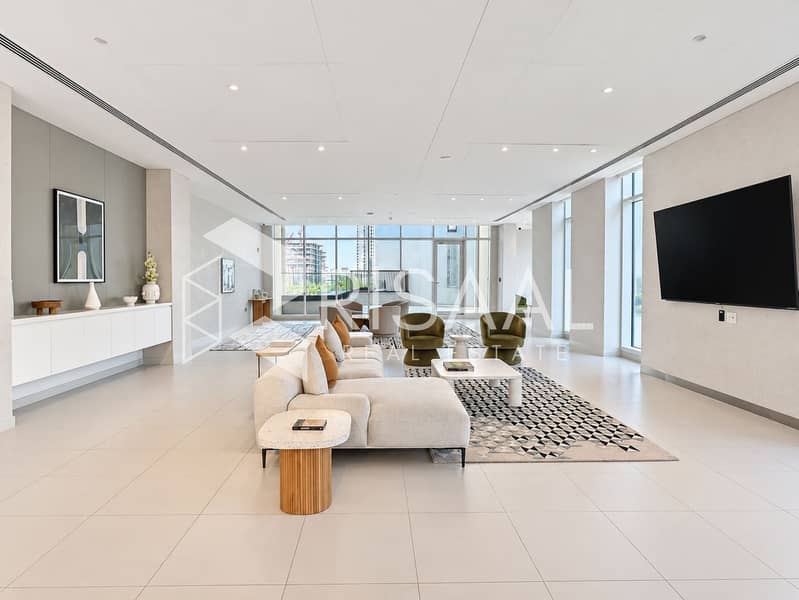 13 11-residents-lounge. jpg
