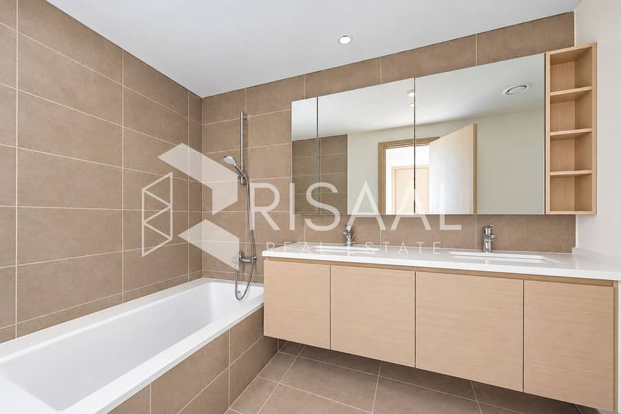 15 14-main-bathroom. jpg