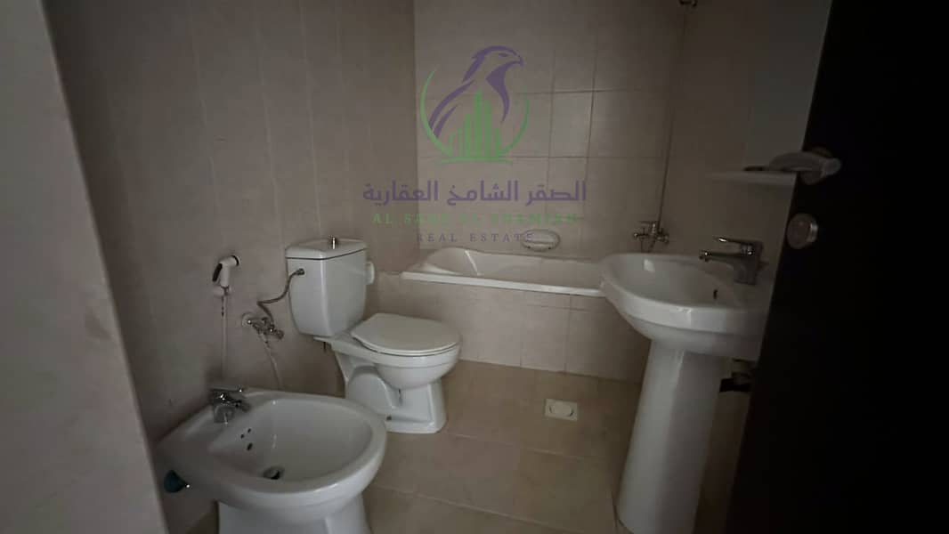 18 apartment-for-rent-2-bedroom-altaawn-alsharqh-bathroom-19. jpg