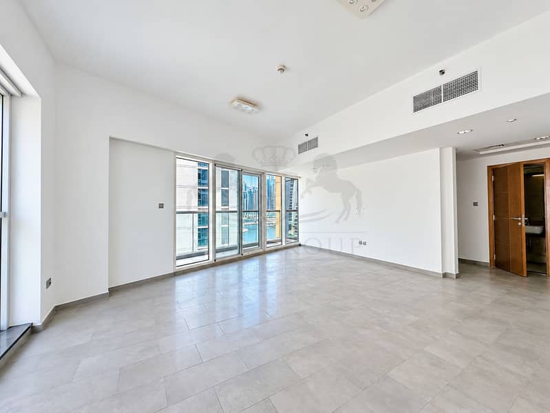 3 Empty Modern Apartment with Marina Skyline. png