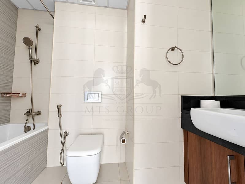 13 Modern Minimalist Bathroom Interior. png