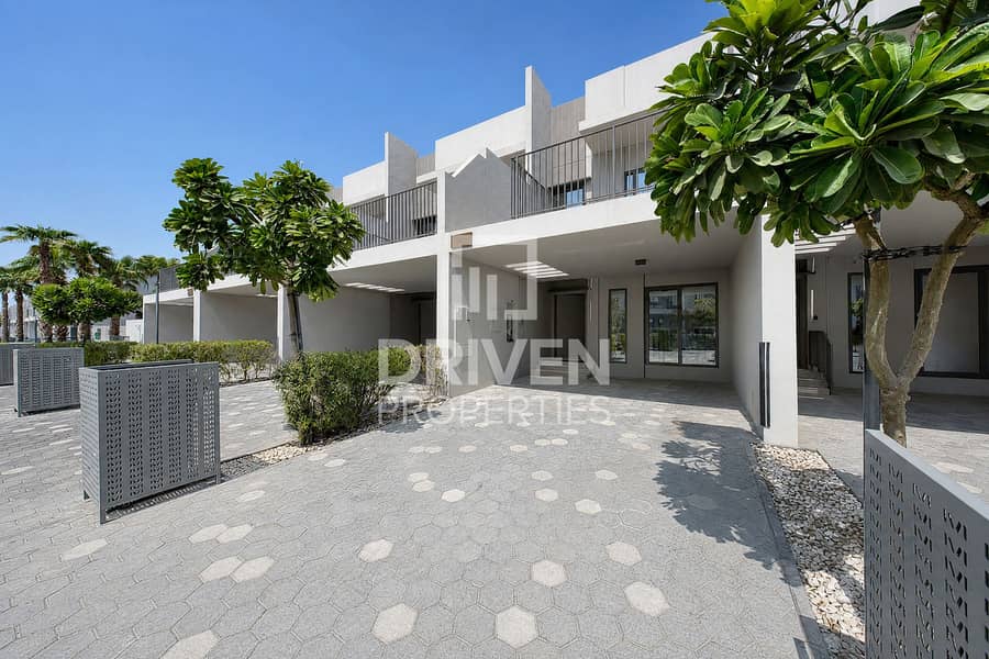Modern Layout | Great Amenities | Community View Modern Layout | Great Amenities | Community View