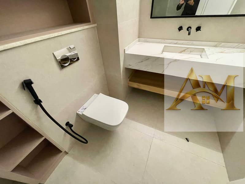 17 1ab252de-0a9b-47bd-8195-1e03ba57ef16. jpg