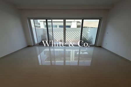 3 Schlafzimmer Townhouse zum Miete in DAMAC Hills 2 (Akoya by DAMAC), Dubai - Reihenhaus in DAMAC Hills 2 (Akoya by DAMAC),Victoria, 3 schlafzimmer, 105000 AED - 16803412 3 Schlafzimmer Townhouse zum Miete in DAMAC Hills 2 (Akoya by DAMAC), Dubai - Reihenhaus in DAMAC Hills 2 (Akoya by DAMAC),Victoria, 3 schlafzimmer, 105000 AED - 16803412