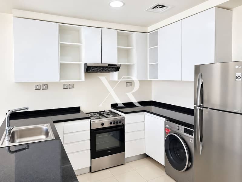3 Minimalist Black and White Kitchen (1). png