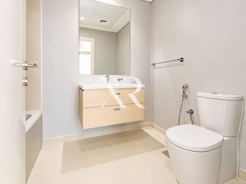 6 Modern Minimalist Bathroom Interior. png
