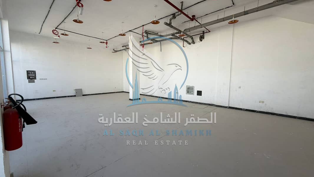 2 showroom-warehouse-for-rent-al-sajja-property-13. jpg
