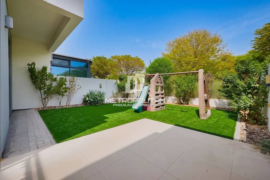 Large Layout | Vacant | Excellent Location Large Layout | Vacant | Excellent Location