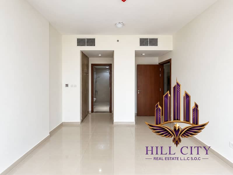 7 Symmetrical Minimalist Apartment Interior (1). png