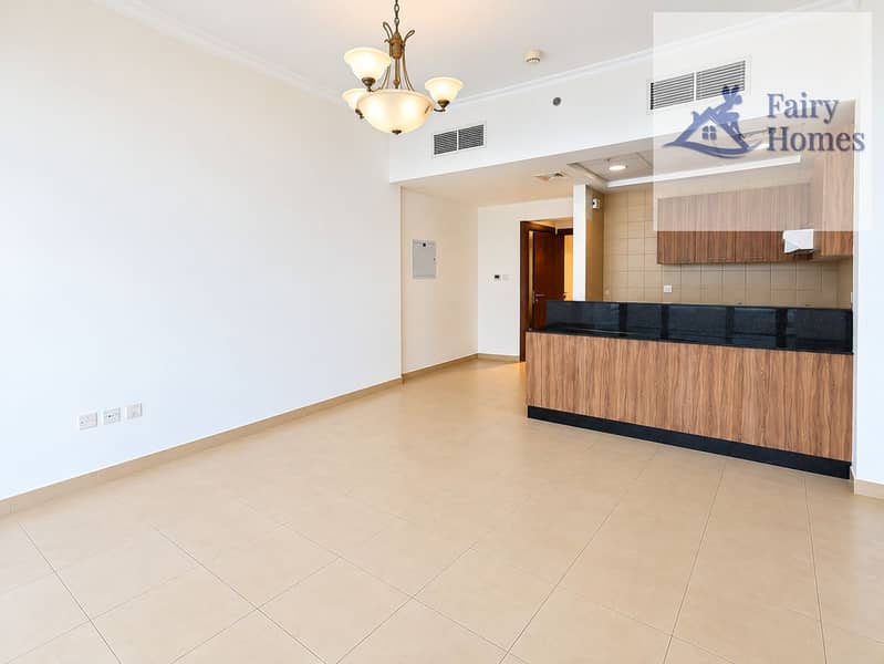 2 Bright Empty Modern Open-Plan Apartment. png