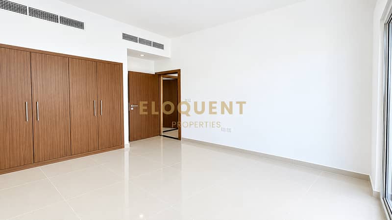 6 Bright Minimalist Bedroom Interior. png