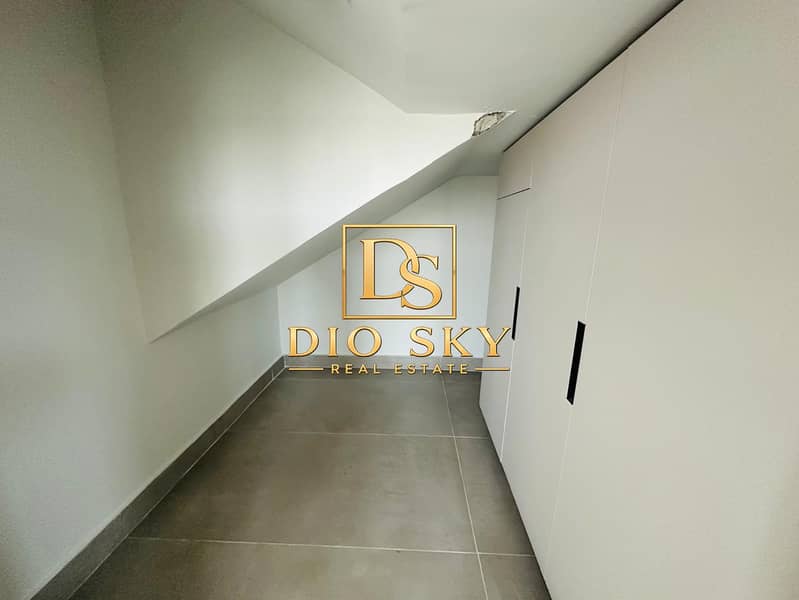 9 Image 9