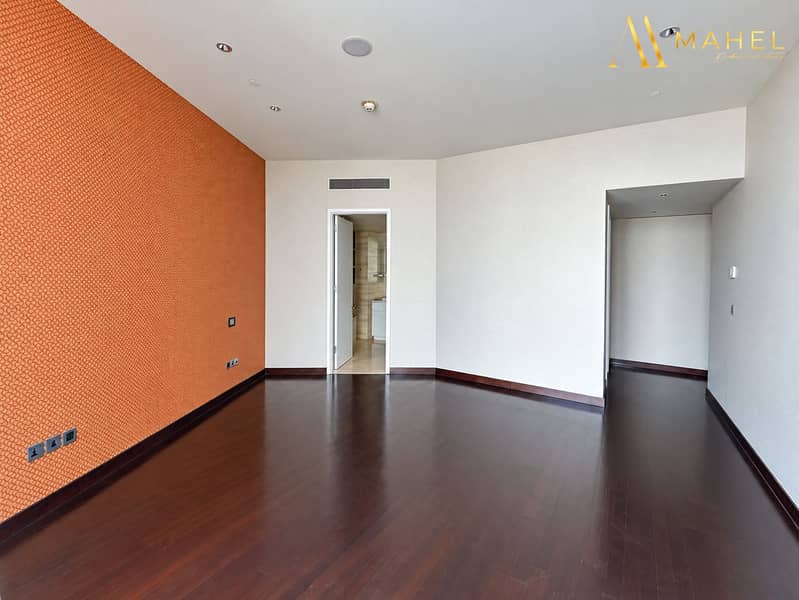 17 Empty interior with skyline view-11. png