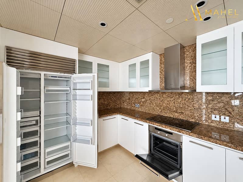 21 Brightened Empty Apartment With City Views-15. png
