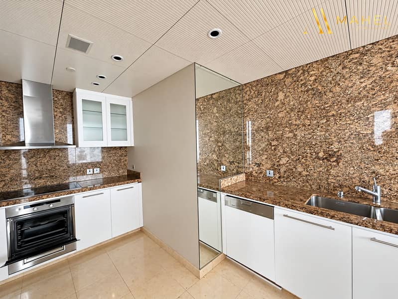 22 Empty Interior with Skyline View-14. png