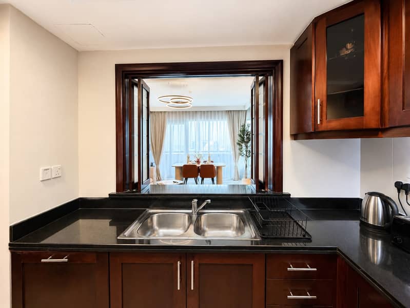 11 Luxury one bedroom apartment in Golf Towers Dubai featuring