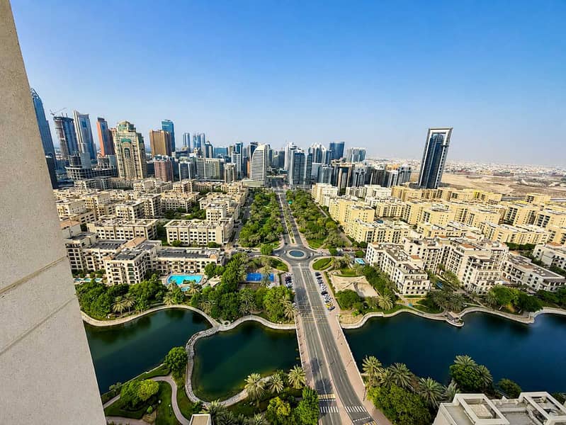 30 Luxury one bedroom apartment in Golf Towers Dubai featuring
