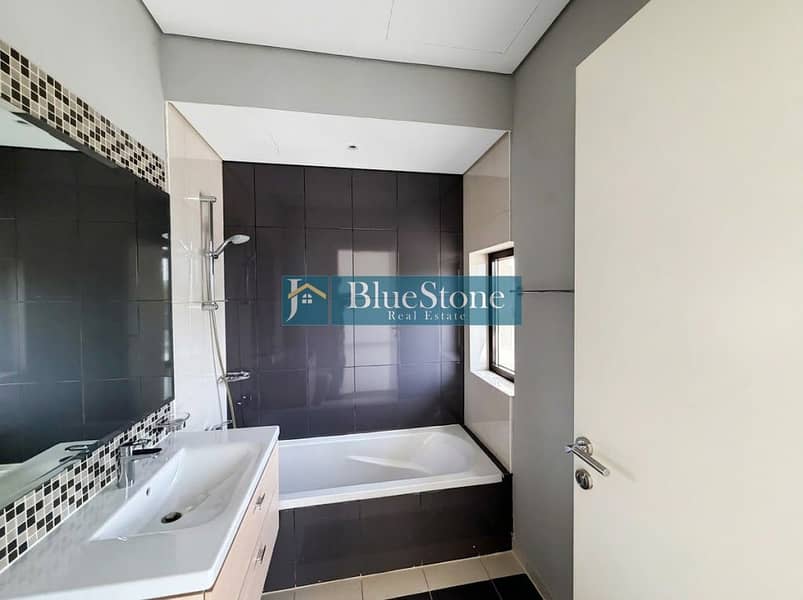 11 bath 2 watermarked_img_6832981449996599868. jpg