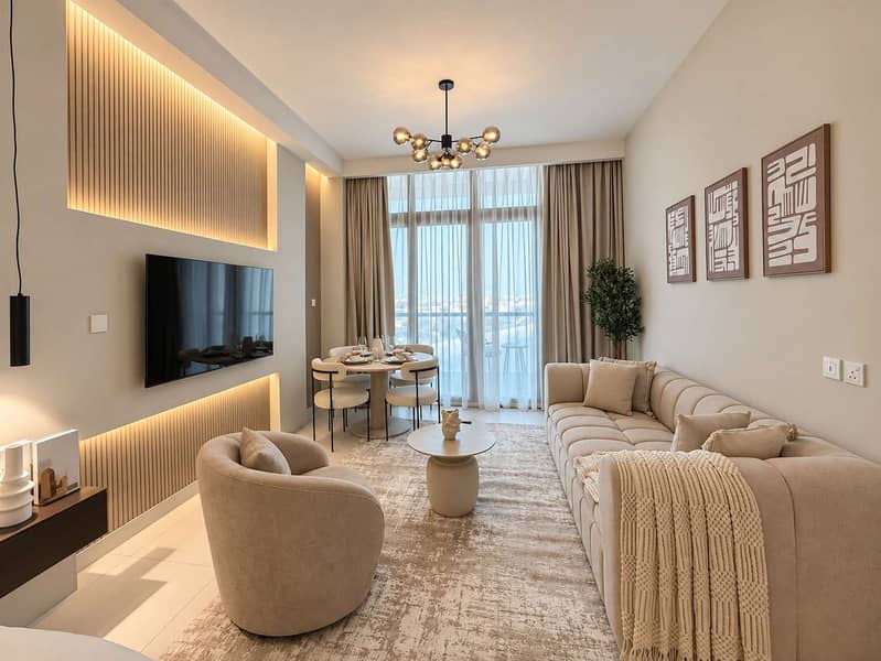 Luxury Palm Views East Apartment with Pool and Gym Access Luxury Palm Views East Apartment with Pool and Gym Access