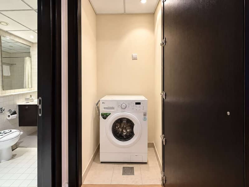 15 Luxury 1 Bedroom Apartment with Pool and Gym in Dubai Marina
