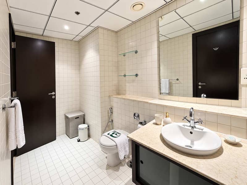 25 Luxury 1 Bedroom Apartment with Pool and Gym in Dubai Marina