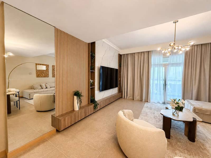 5 Refurbished 1 Bed with Sea view and RIVA Access