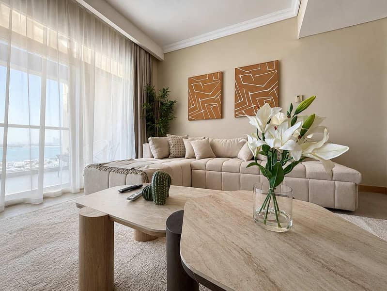 7 Refurbished 1 Bed with Sea view and RIVA Access