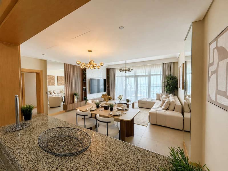 8 Refurbished 1 Bed with Sea view and RIVA Access