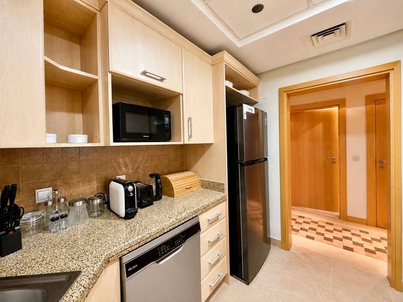 15 Refurbished 1 Bed with Sea view and RIVA Access