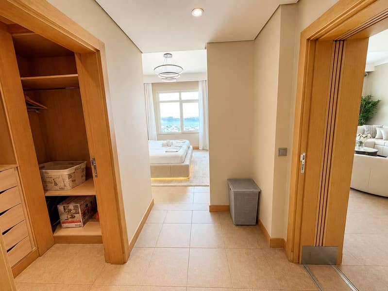 20 Refurbished 1 Bed with Sea view and RIVA Access