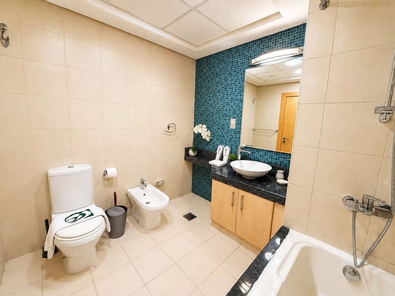 24 Refurbished 1 Bed with Sea view and RIVA Access