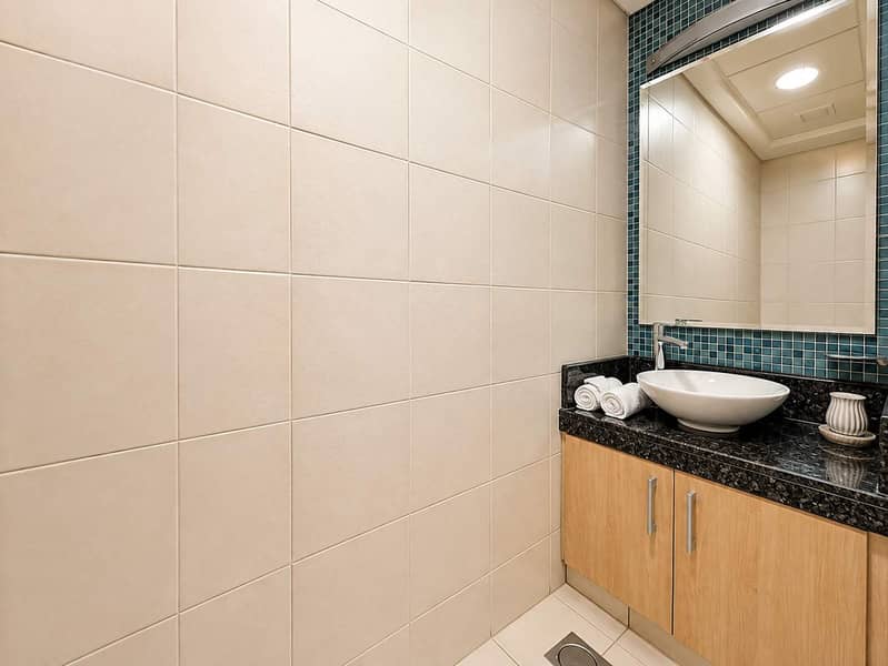 26 Refurbished 1 Bed with Sea view and RIVA Access
