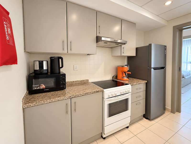 11 Modern one bedroom apartment in The Greens with pool and gym