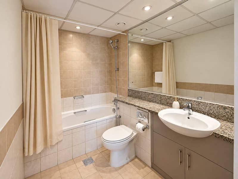 17 Modern one bedroom apartment in The Greens with pool and gym