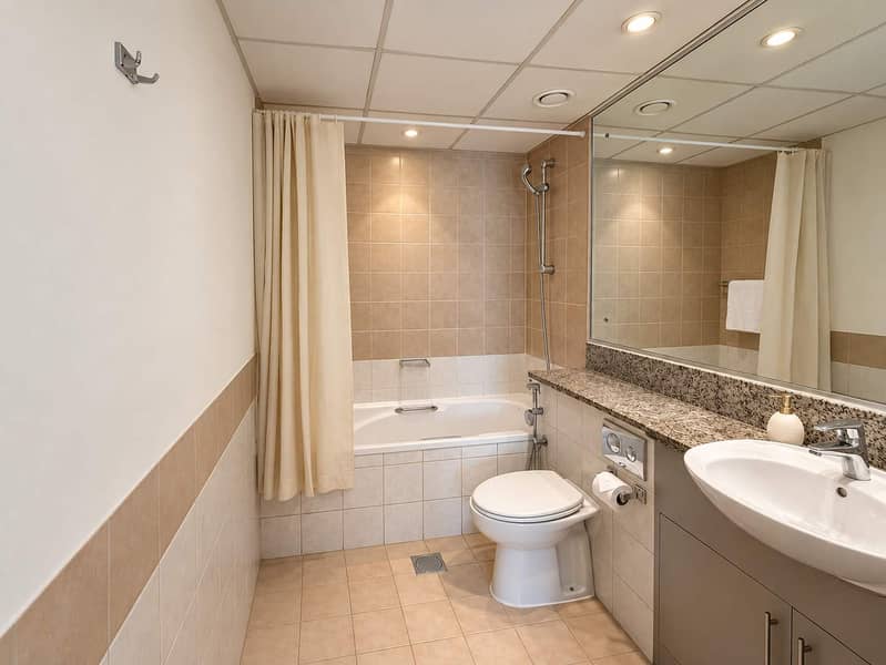 18 Modern one bedroom apartment in The Greens with pool and gym