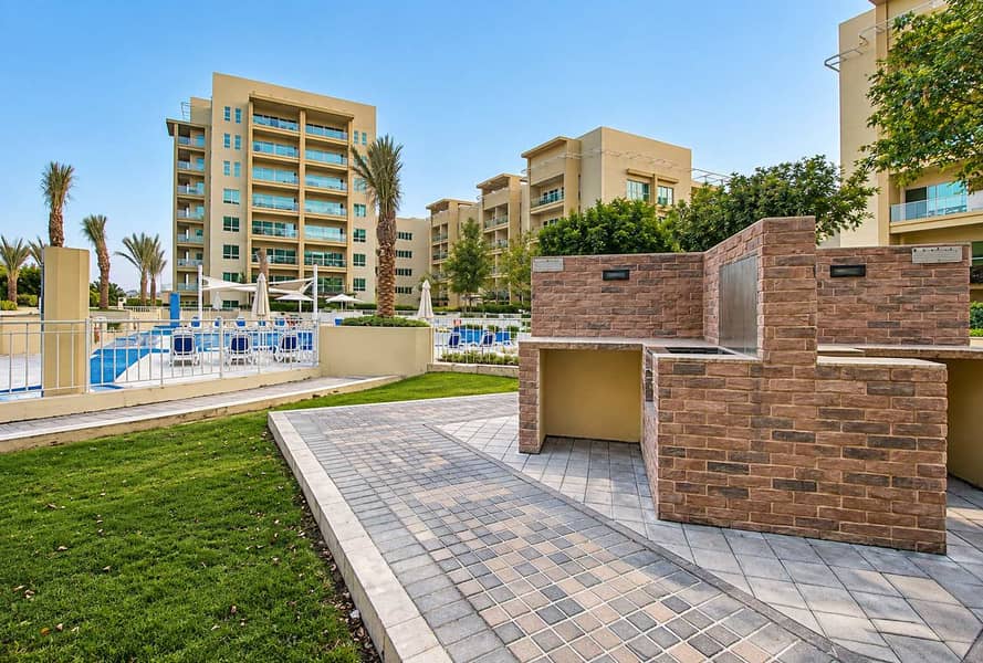 27 Modern one bedroom apartment in The Greens with pool and gym