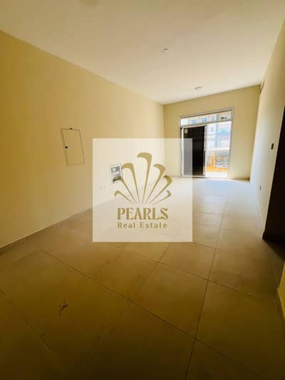 2 habitaciones Apartamento para en Alquiler en Al Jurf, Ajman - WhatsApp Image 2026-10-10 at 1.55. 23 PM. jpeg
