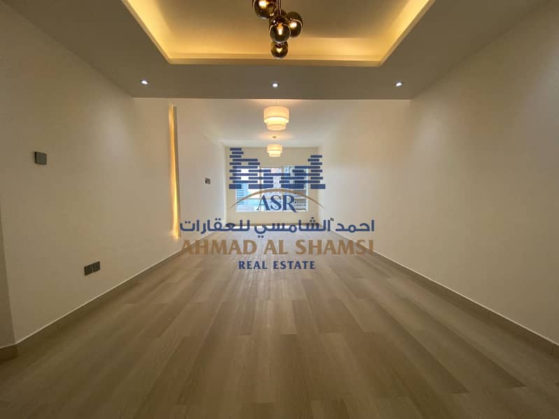 2 043ea0a8-ef58-4df3-aace-554cf8e38660. jpg
