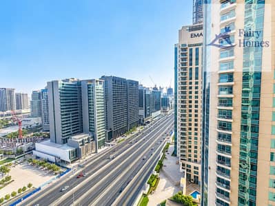 Estudio para en Alquiler en Downtown Dubai, Dubai - Dubai Skyline and Highway Vista. png