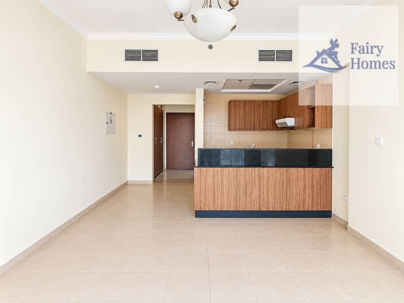4 Modern Empty Apartment Interior (1). png