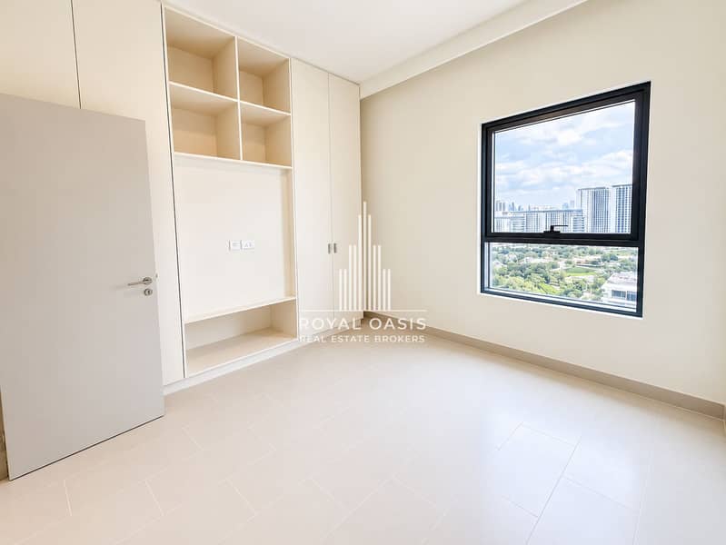 6 Bright Minimal Bedroom with City Views. png