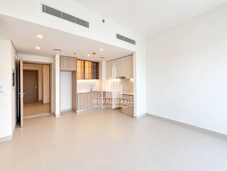 9 Bright Modern Apartment Kitchen Interior. png