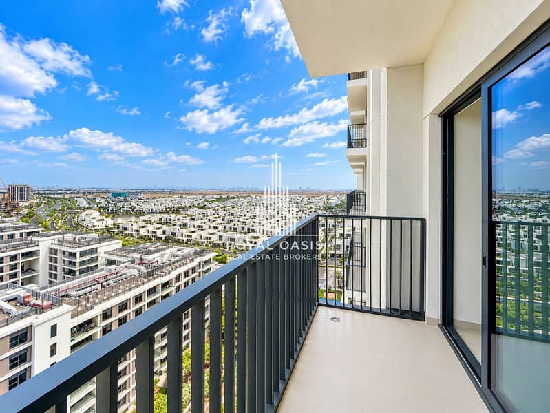 10 Balcony Views Over a Modern Cityscape. png