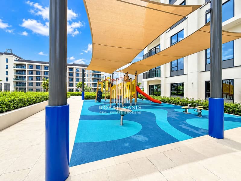 12 Sunny Modern Courtyard Playground. png